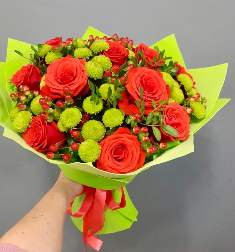 Букет цветов из: Хризантемы и Розы в Романовке