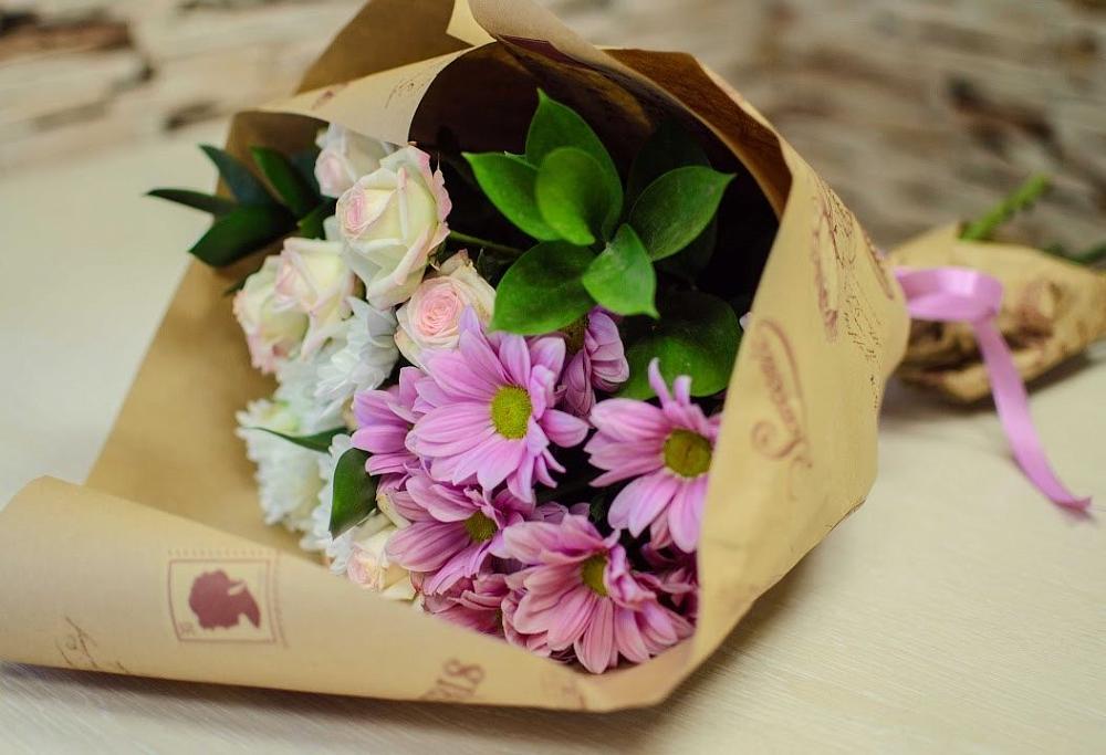 Букет цветов из: Розы и Хризантемы в Романовке