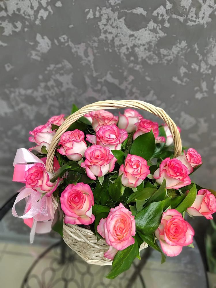 Цветочная композиция из Розы в корзине в Романовке