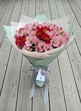 Букет цветов из:  Альстромерии в Романовке