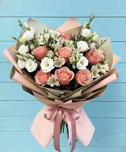 Букет цветов из:  Розы, Альстромерии и Лизиантусы в Романовке