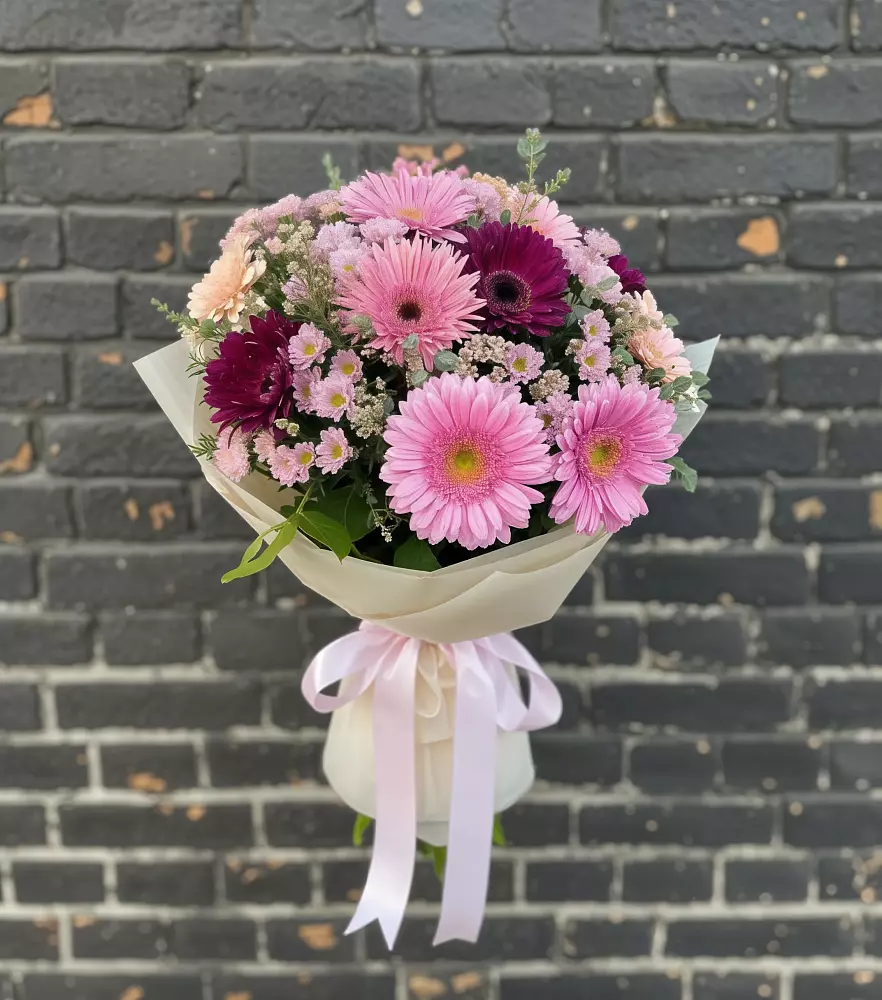 Букет цветов из: Герберы и Хризантемы в Романовке
