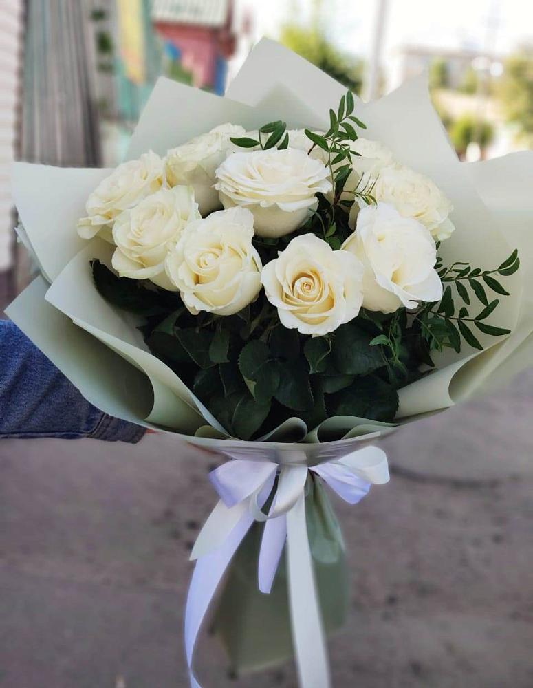 Букет Белые розы Проуд в Романовке