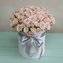 Цветочная композиция из Розы в шляпной коробке в Романовке