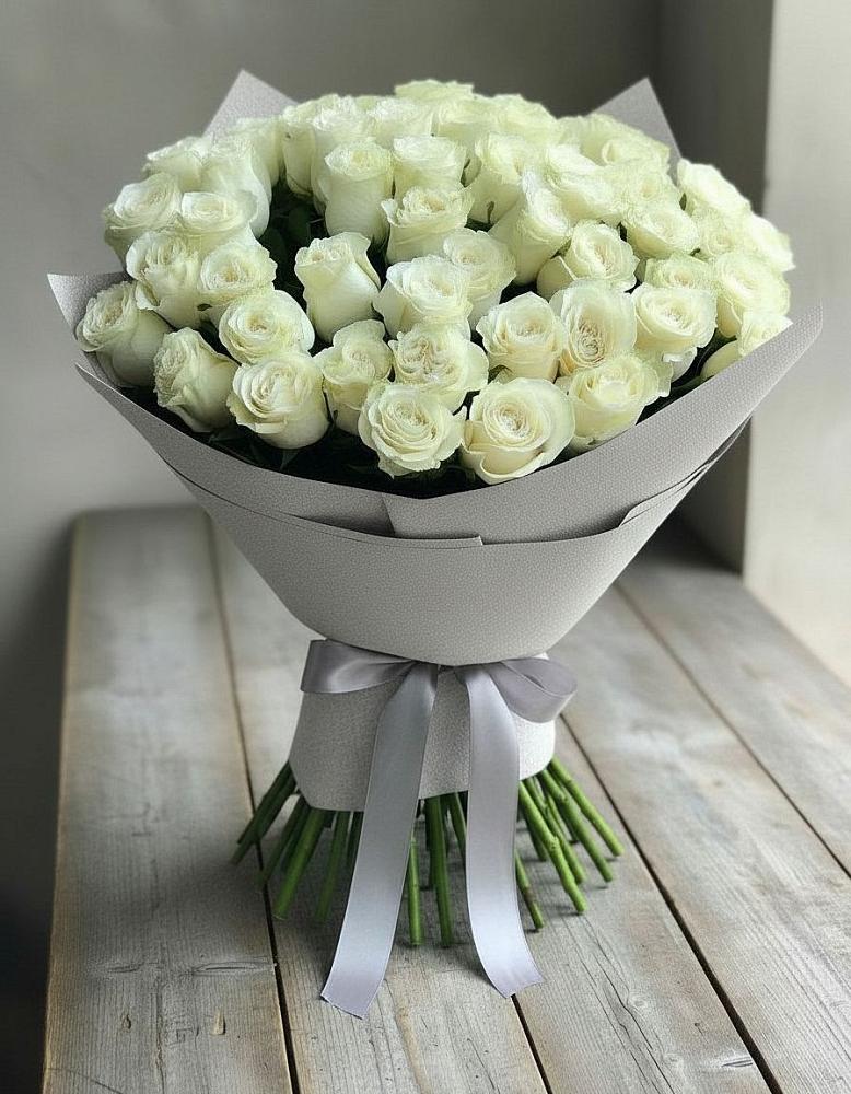 Букет 35 Белых роз в Романовке