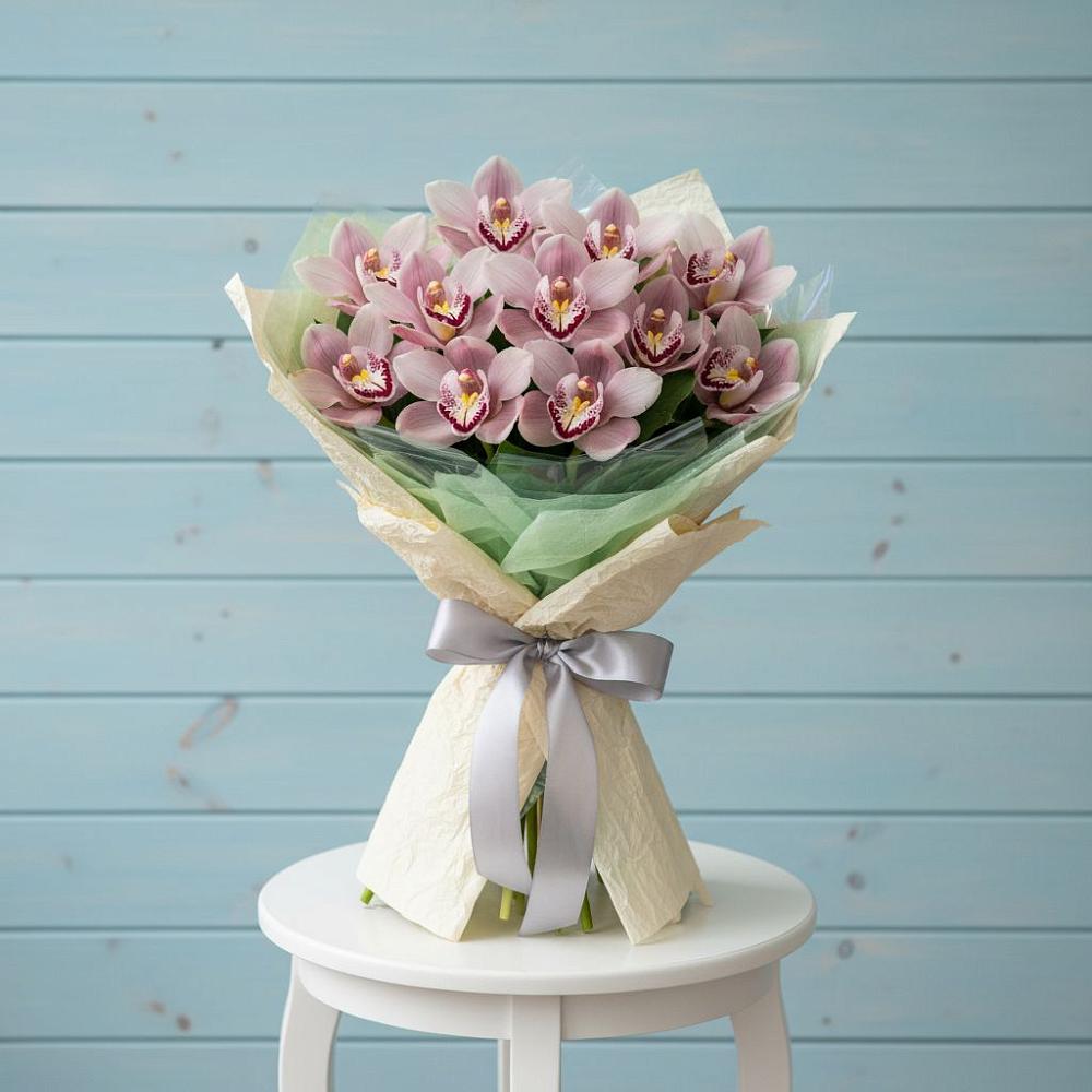 Букет цветов из: Орхидеи и Розы в Романовке