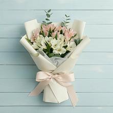Букет цветов из:  Альстромерии в Романовке