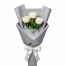 Букет 3 белые розы в Романовке