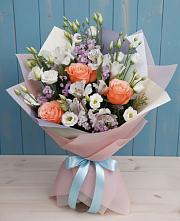 Букет цветов из:  Лизиантусы, Розы, Альстромерии и Гипсофила в Романовке