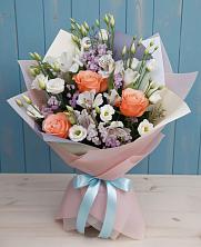 Букет цветов из:  Лизиантусы, Розы, Альстромерии и Гипсофила в Романовке