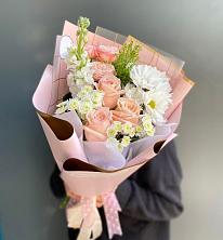 Букет цветов из:  Хризантемы и Розы в Романовке