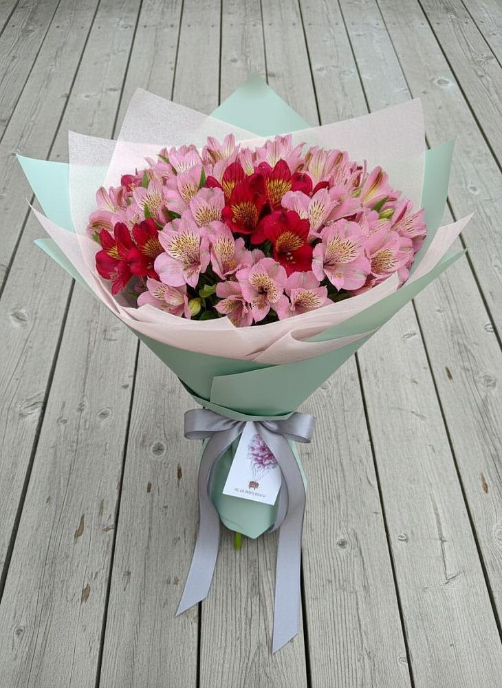 Букет цветов из: Альстромерии в Романовке