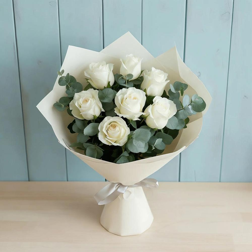 Букет Белые розы в Эвкалипте в Романовке