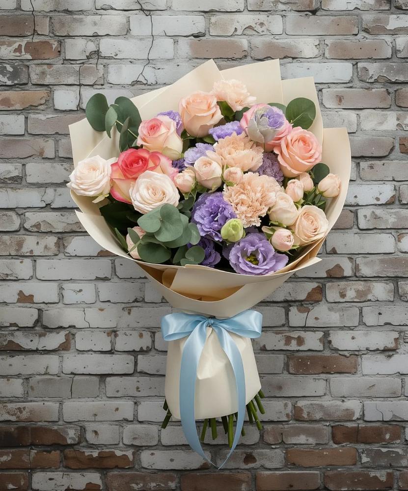 Букет цветов из: Розы, Лизиантусы и Гвоздики в Романовке