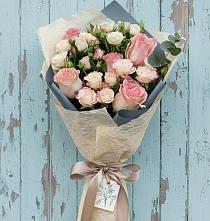Букет цветов из:  Розы в Романовке