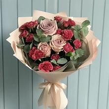 Букет цветов из:  Гвоздики и Розы в Романовке
