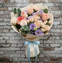 Букет цветов из:  Розы, Лизиантусы и Гвоздики в Романовке