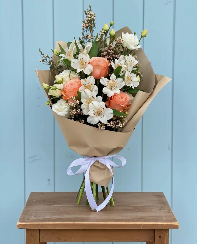 Букет цветов из: Альстромерии, Лизиантусы, Розы и Хризантемы в Романовке