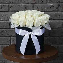 Цветочная композиция из Розы в шляпной коробке в Романовке