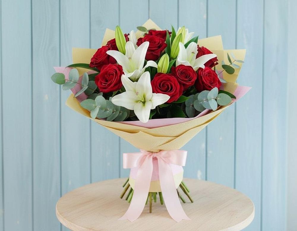 Букет цветов из: Лилии и Розы в Романовке